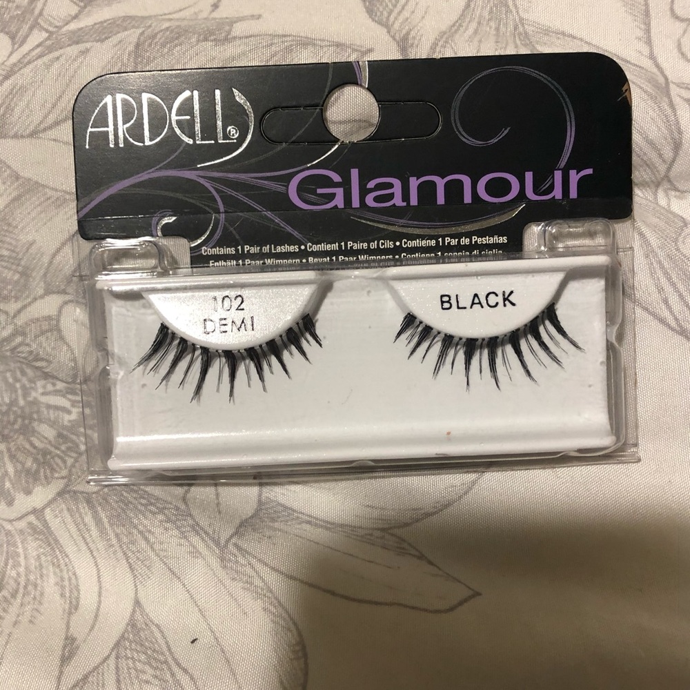 Ardell Glamour Lashes #102